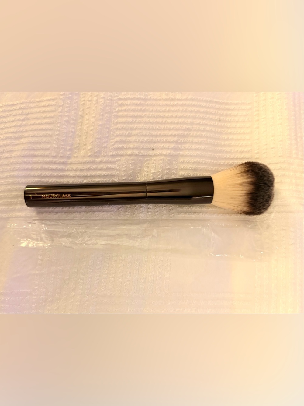 HOURGLASS No 1 Powder Brush. NWOB. Never used. MSRP $72
